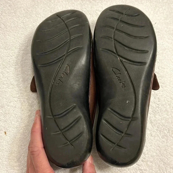 Clarks Woman Kessa Betty Mahogany Leather Slip On Loafer Size 6M - Picture 9 of 9